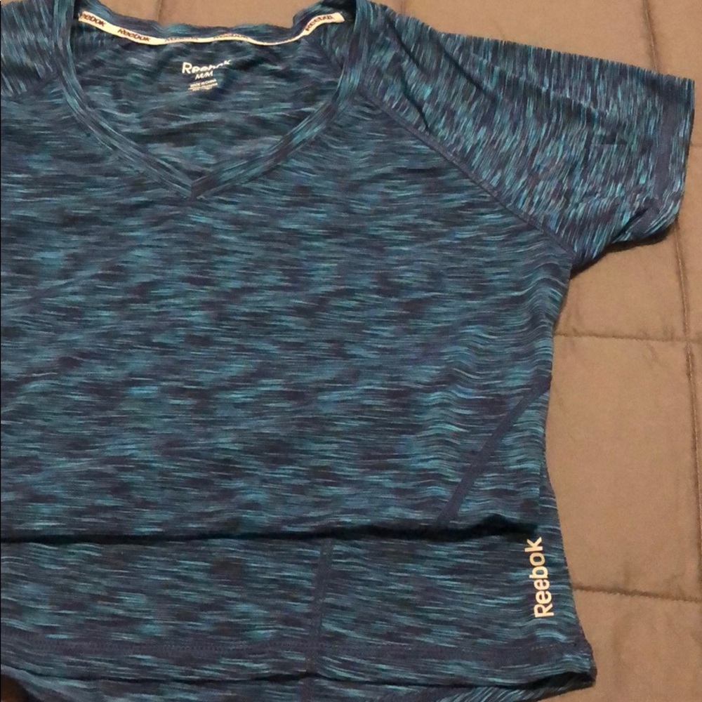 Reebok athletic top 💙💚💙